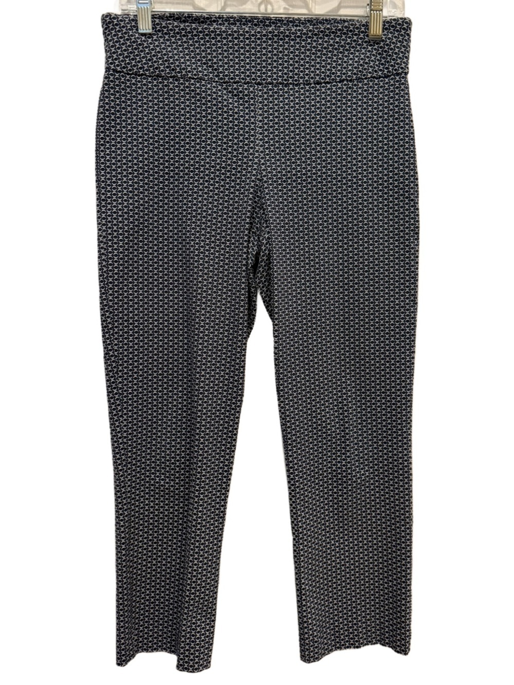 Attyre Blue andWhite Pattern Crop Pants. Size 4